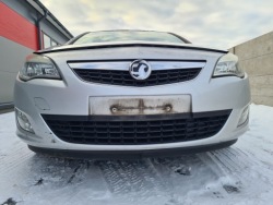 бампер передний opel Astra J Z176