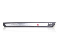 Audi OE 8K0853373B молдинг порога