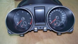 спидометр часы vw GOLF VI 1.6 2.0tdi 5K0920863A европа