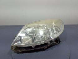 Dacia SANDERO и фара левая передняя европа 8200733878