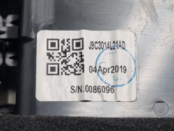 воздухозаборник жалюзи потока воздуха центральная jaguar X540 2020 J9C3014L21AD