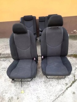 кресла перед TOYOTA 4 III