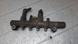 топливная рейка mazda 6 2.0d 05R 611011F15