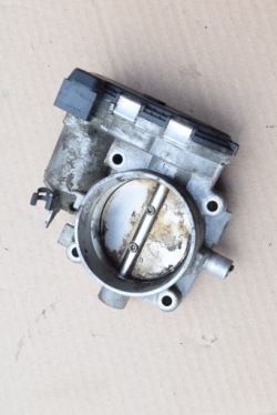 MERCEDES W211 3.2 V6 ДРОССЕЛЬНАЯ ЗАСЛОНКА 1121410125