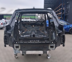 ремень задний кузов четверть volvo XC40 717
