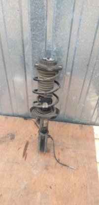 opel ASTRA K V 1.4 T амортизатор передний правый 39039564