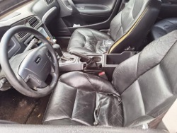 volvo V70 петля передних Двери - Передний 2002 2.4л