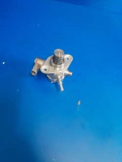 топливный насос 166301KC0A renault CLIO IV RS 1.6 TCE M5MA400