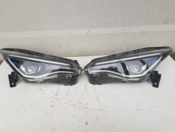 Фары передняя renault ZOE 260102384 260109388