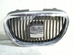 seat ALTEA решетка радиатора