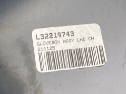 2023 volvo V90 Cross COUNTRY бардачок / комплект L32219743