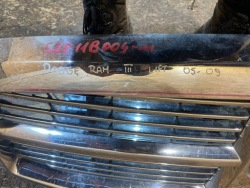 Dodge RAM III 3 1500 06-09 решетка радиатора центральная