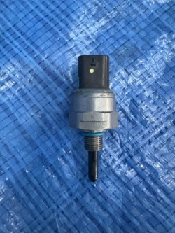 датчик наружной температуры Масло renault AUSTRAL 1.2 E-TECH 178504638R