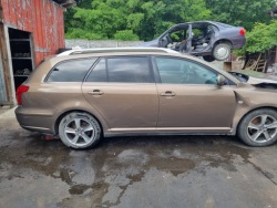 TOYOTA AVENSIS II T25 03-06 2005 r. 4Q9 дверь правая передняя *