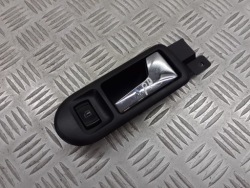 ручка двери правая передняя внутренняя vw PASSAT B5 FL 3B1837114