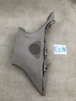 mazda обивка задний правый KD45-68290