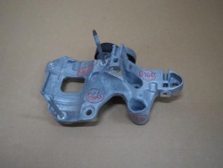 лапа кронштейн генератора renault CLIO V 1.5 117100072R