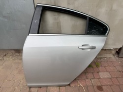 opel INSIGNIA A HB дверь левая задняя Z176