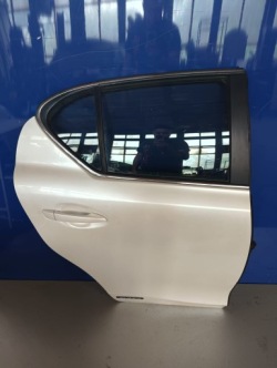 дверь правая задняя lexus CT 200 CT200H 2010- 6700376010
