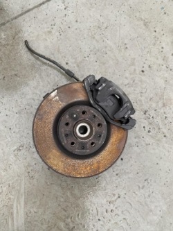 Dacia DUSTER II поворотный кулак