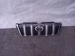 TOYOTA LAND CRUISER 150 рестайлинг решетка радиатора бампера 53111-60A71