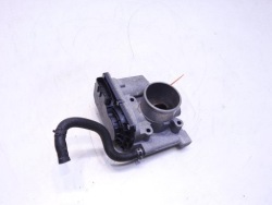 mazda oe R2AA136B0 ДРОССЕЛЬНАЯ ЗАСЛОНКА