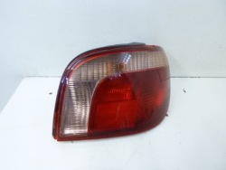 фонарь TOYOTA YARIS 3D 2000