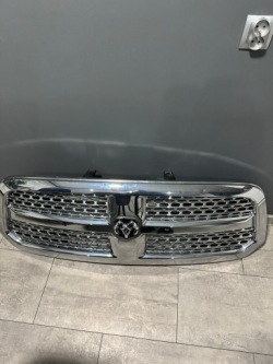 решетка радиатора хром перед led Dodge RAM 1500 13DSAC0020AB 13DSBF2010