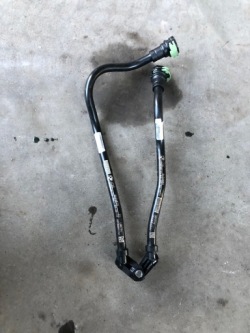 BMW OE 8654880 патрубок Масло