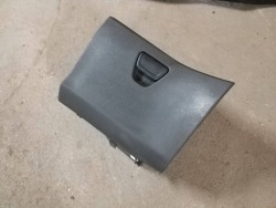 FORD Fiesta MK7 15R бардачок пассажира BA61-A06010-AE