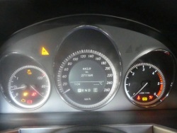 спидометр mercedes-benz oe A2049002105