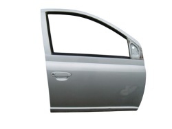TOYOTA YARIS 1 и 5D 99- дверь правая передняя