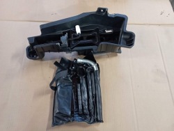 Audi Q3 8U кулиса корпус 8U0011215A