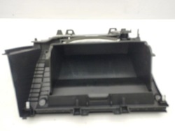 mazda CX-30 2023 бардачок