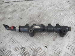 топливная рейка mazda 3 9648580880 1.6