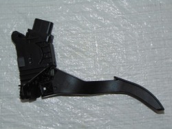 vw PASSAT B8 потенциометр педаль газа 5Q1723503H
