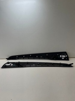 MASERATI GRECALE молдинг декор 6702047080 правый передний