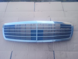 MERCEDES W211 02/06 решетка радиатора A2118800583