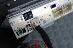 радио экран 96560H8461FHV kia STONIC GT как