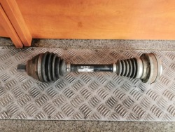 полуось левая Audi Q3 vw TIGUAN 5N0407763D