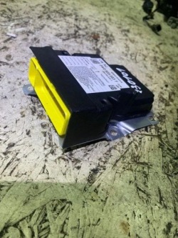 Блок airbag Audi A4 (8W5, B9) 0285013643 32105936 2.0л 140kw 2017