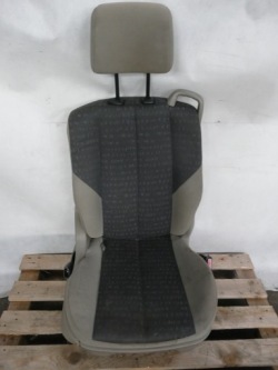 renault SCENIC II кресло правый передний