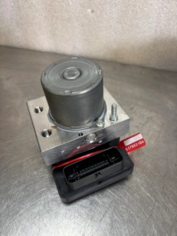 насос ABS renault ARKANA гибрид 476608195R оригинал