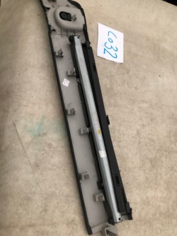 направляющая ролета багажника renault oe 8200050968