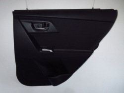 Auris II дверные карты задний правый