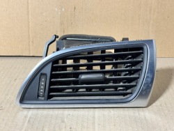 воздухозаборник жалюзи потока воздуха правая Audi A6 C7 4G1820902