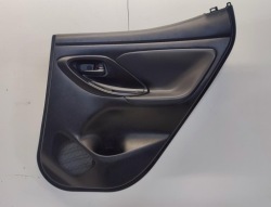 mazda 2 TOYOTA YARIS IV дверные карты задний правый 67630-K0120