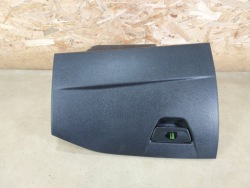 Focus MK3 бардачок пассажира