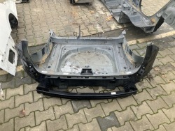 ремень задний кузов четверть volvo XC40 717