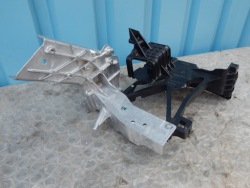 кронштейн крепление ремня правый MERCEDES e класс W213 A2536210700 A2056260412